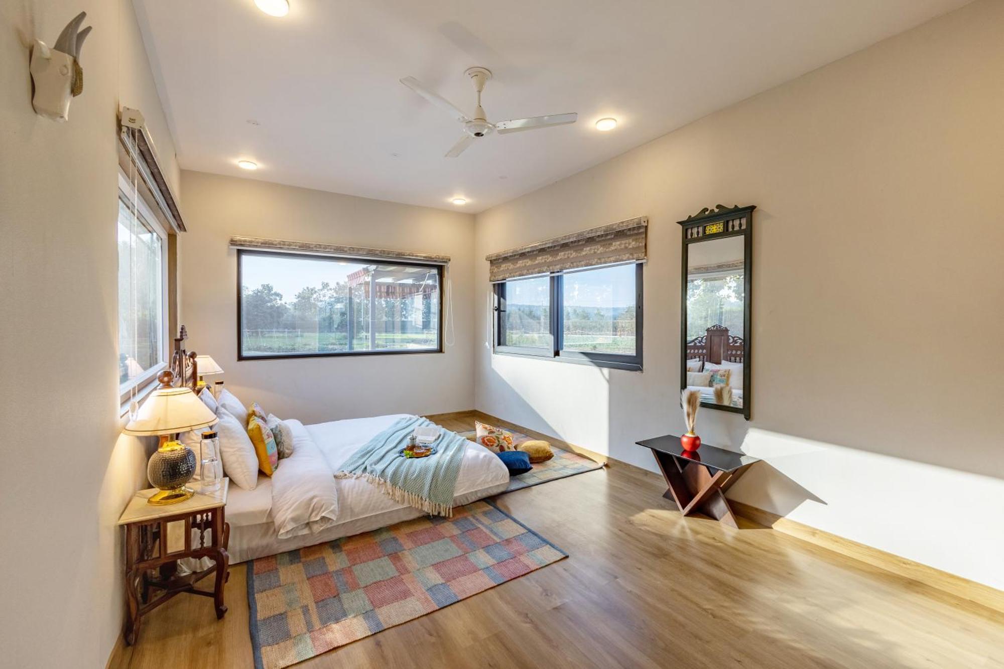 Elivaas Hidden Oasis 4Bhk With Pool, Mud House & Container House Vila Dhauj Exterior foto