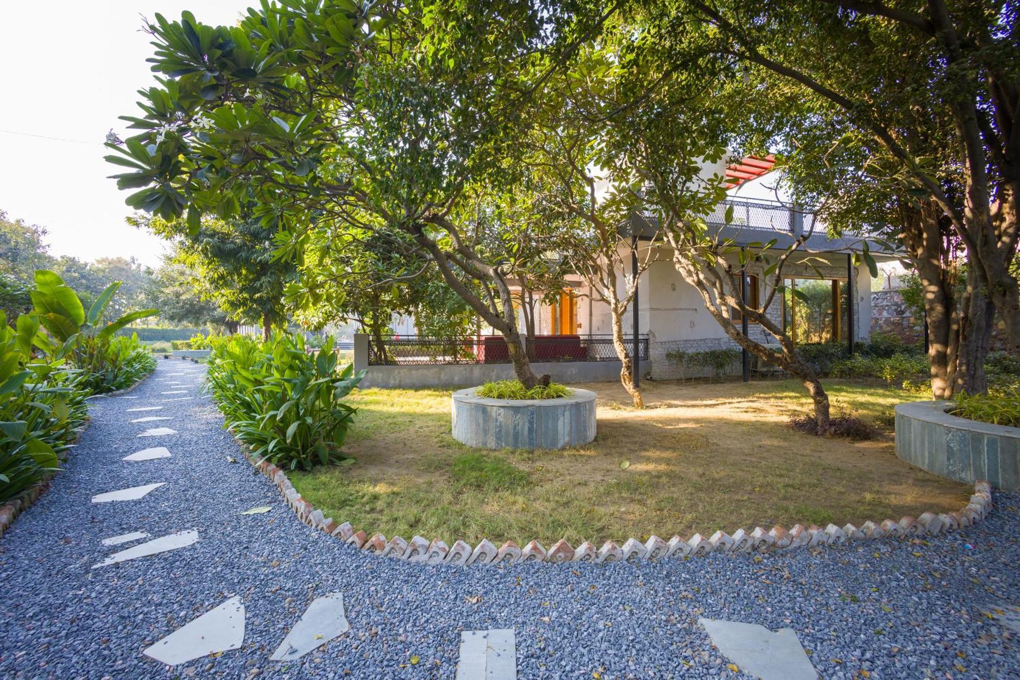 Elivaas Hidden Oasis 4Bhk With Pool, Mud House & Container House Vila Dhauj Exterior foto