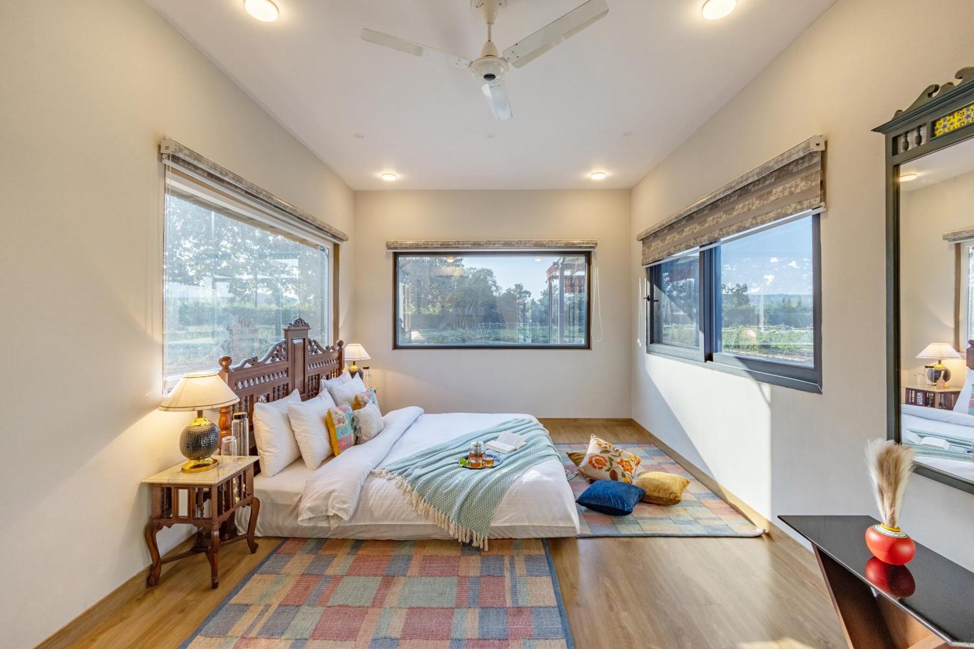 Elivaas Hidden Oasis 4Bhk With Pool, Mud House & Container House Vila Dhauj Exterior foto