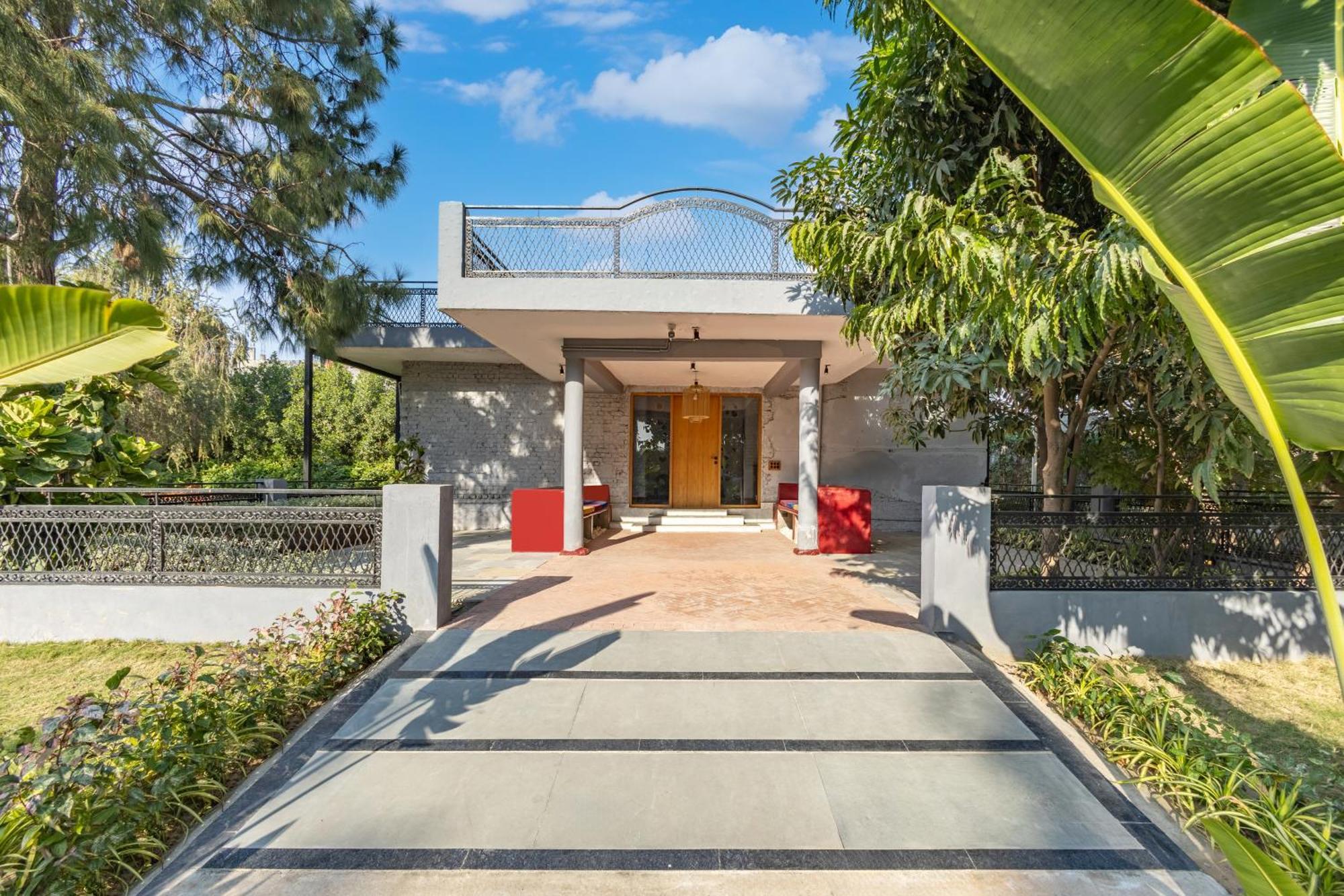 Elivaas Hidden Oasis 4Bhk With Pool, Mud House & Container House Vila Dhauj Exterior foto