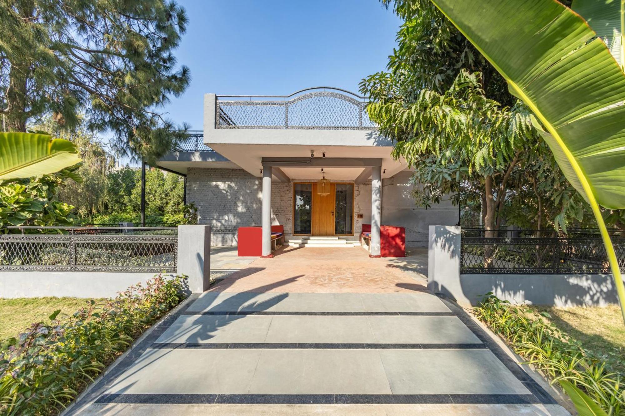 Elivaas Hidden Oasis 4Bhk With Pool, Mud House & Container House Vila Dhauj Exterior foto