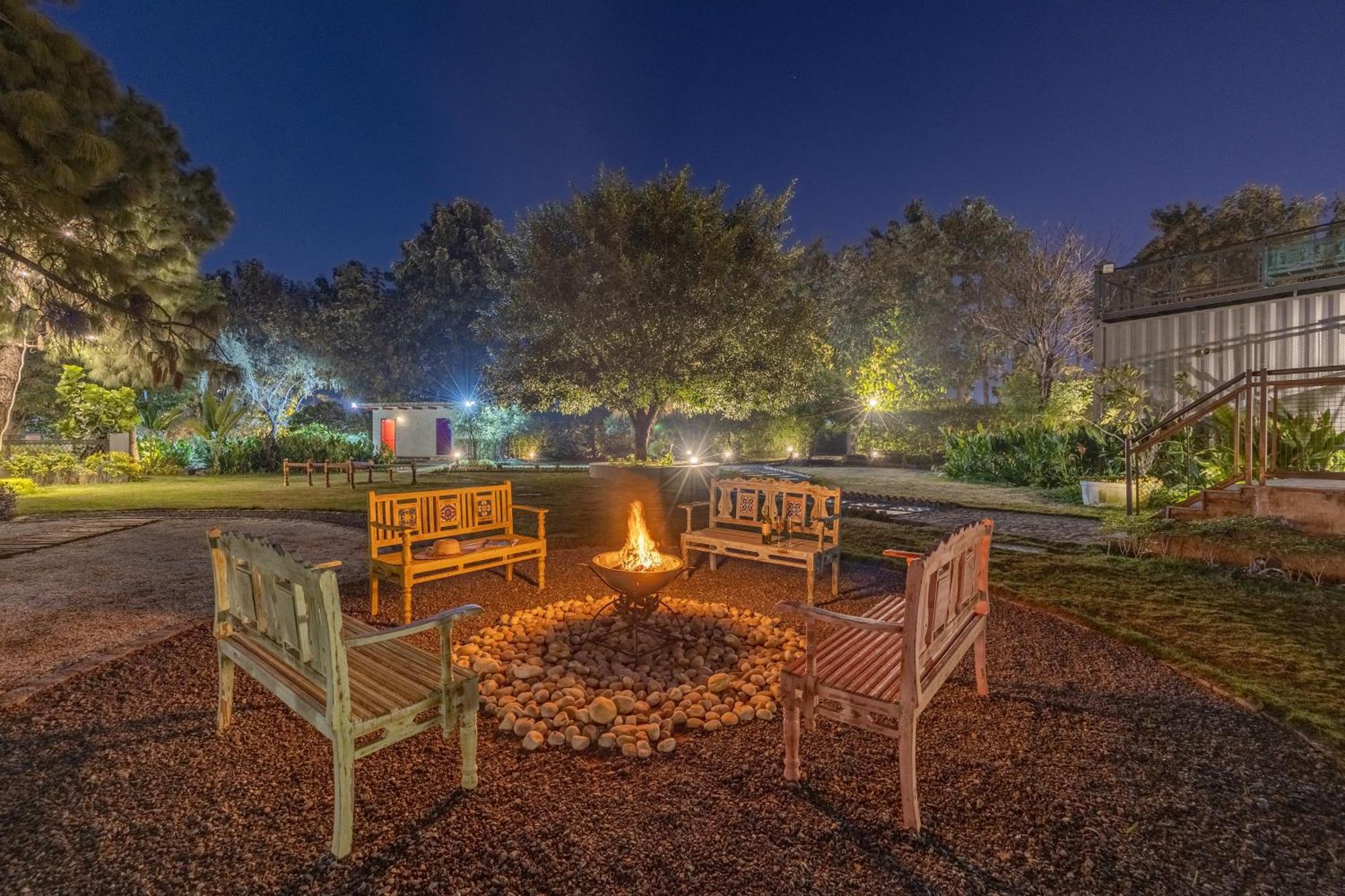 Elivaas Hidden Oasis 4Bhk With Pool, Mud House & Container House Vila Dhauj Exterior foto